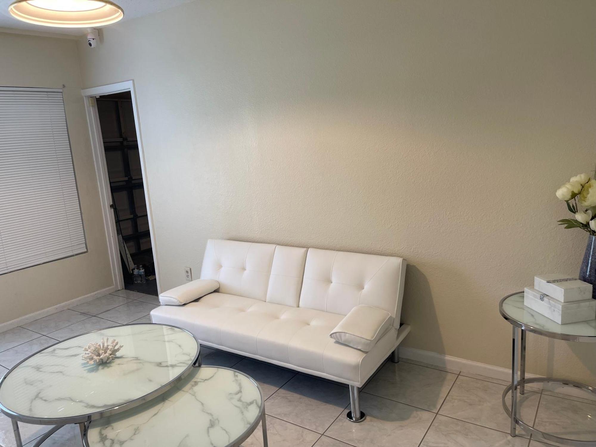 Private Queen Bedroom C Shared Common Spaces Fort Pierce Dış mekan fotoğraf